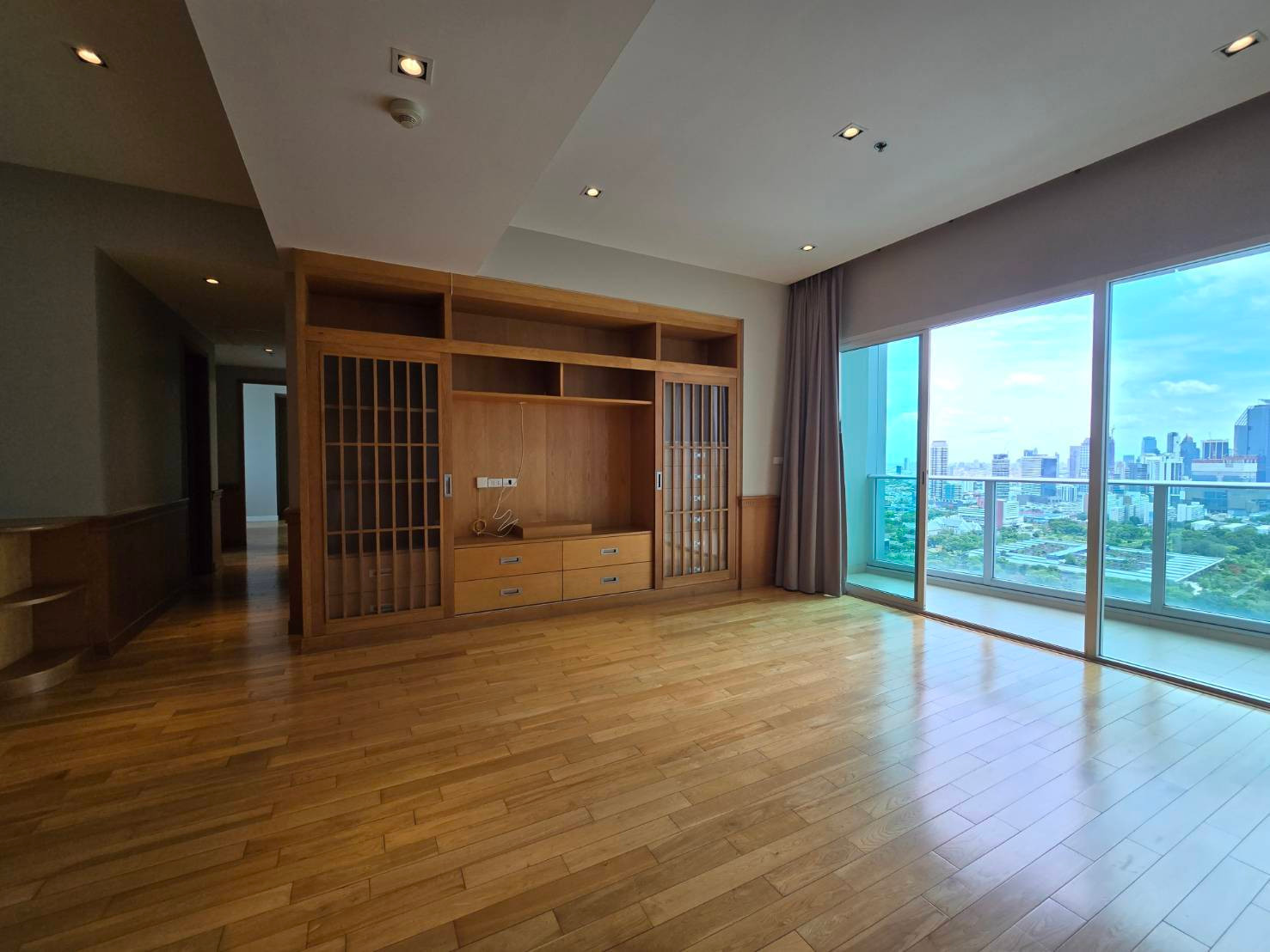 ให้เช่า คอนโด Millennium Residence ตกแต่งครบพร้อมอยู่ (S15-13234)