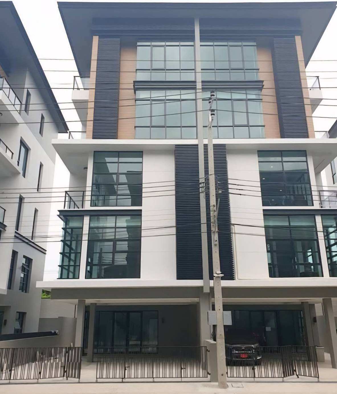 FOR RENT | 5-STOREY HOME OFFICE with Private lift, Premium Place Kaset–Nawamin, Sukonthasawat
