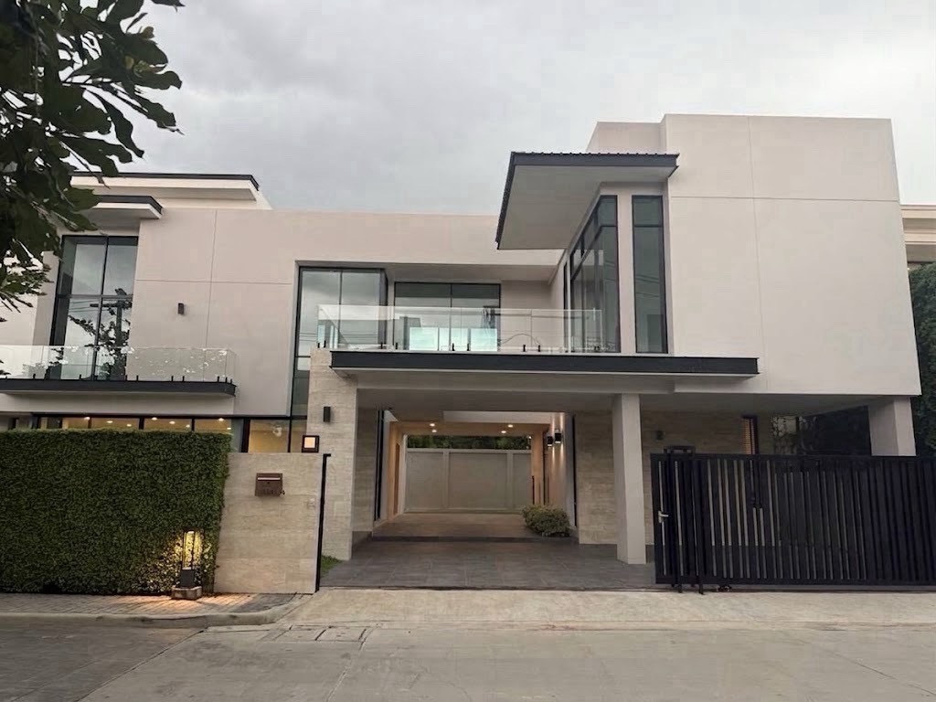 Single House for rent/sale: The Master Ekkamai-Ramintra Luxury Living!🔥🍃💎 Single House for rent/sale: The Master Ekkamai-Ramintra Luxury Living!🔥🍃💎