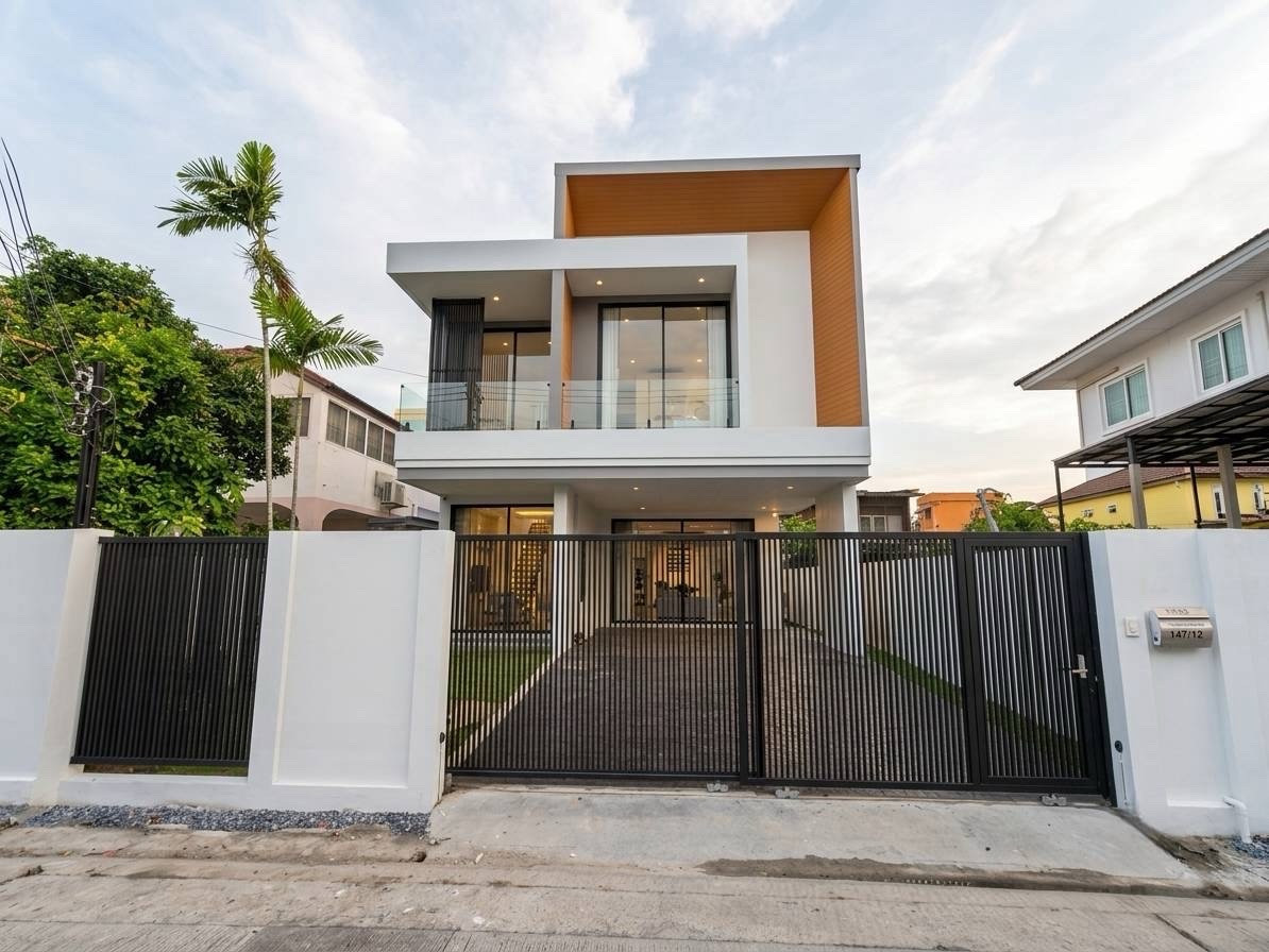 🟢 2-story detached house for rent, modern, luxurious design. Located in the heart of the city, Punnawithi area (Sukhumvit 101), beautifully decorated with built-ins. Complete furniture and electrical appliances 🟢 2-story detached house for rent, modern, luxurious design. Located in the heart of the city, Punnawithi area (Sukhumvit 101), beautifully decorated with built-ins. Complete furniture and electrical appliances