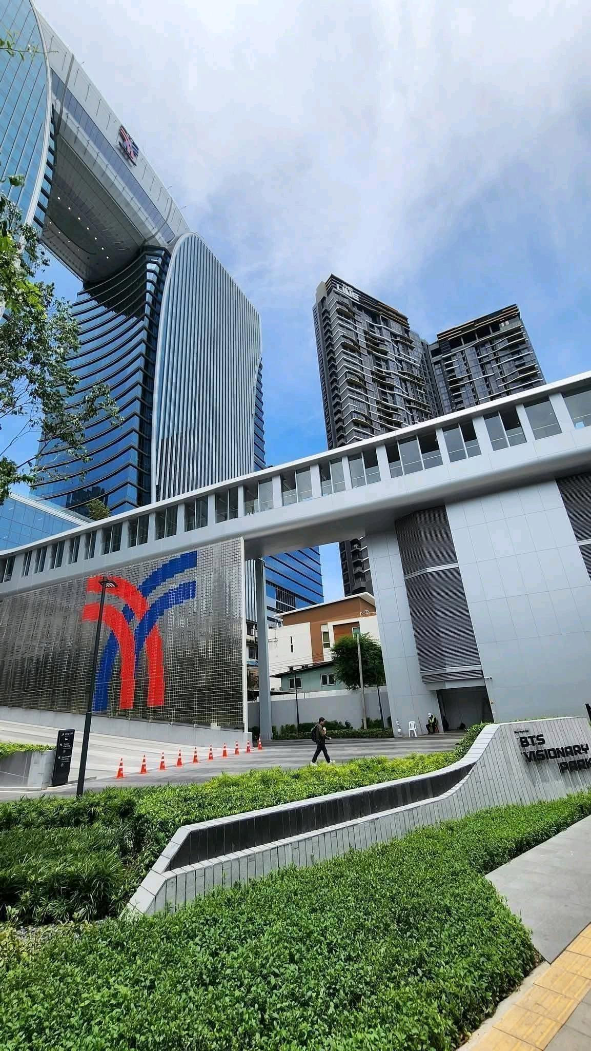 🏢 ให้เช่า THE LINE JATUJAK – MOCHIT ✨ คอนโดใจกลางเมือง ใกล้สวนจตุจักรและรถไฟฟ้า 2 สาย ชั้นสูง วิวสวย เดินทางสะดวกทั้ง BTS และ MRT เหมาะสำหรับคนทำงานที่ต้องการใช้ชีวิตใกล้แหล่งไลฟ์สไตล์ค่าเช่าเพียง 16,500 บาท/เดือน