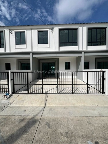Svs392 For Rent: Unfurnished 2-story townhome at Baan Pruksa Ville Srinakarin-Bangna. CALL: 092 798 8789