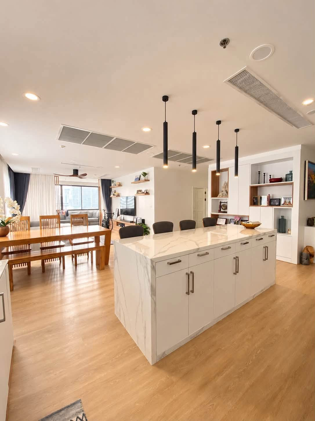 Lake Green Condo | 2-Bedroom Residence with Park Views