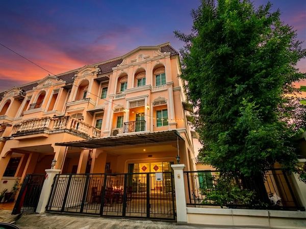 ให้เช่า Townhome หลังมุม 5นอน มีสวนในตัว URBAN SATHORN สาทร ราชพฤกษ์  