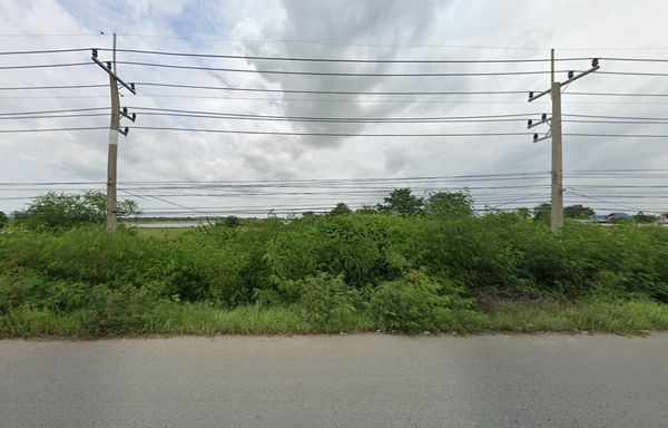 Land for sale 11 rai 2 ngan 1 sq m, next to Phra Prathon-Ban Phaeo road (375), inbound to Nakhon Pathom.