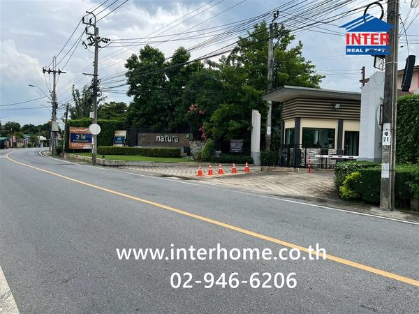 2-story detached house, 58.5 sq m, Naturera Waree Village, Pinklao-Rama 5. Near Wat Sangworn Phimonpaiboon Kanchanaphisek Road, Nakhon In Road, Bang Yai, Nonthaburi