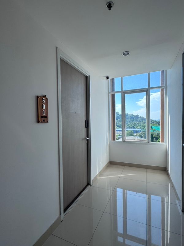 Sea Hill Condo Sriracha — Your Own Peaceful Space After Work 