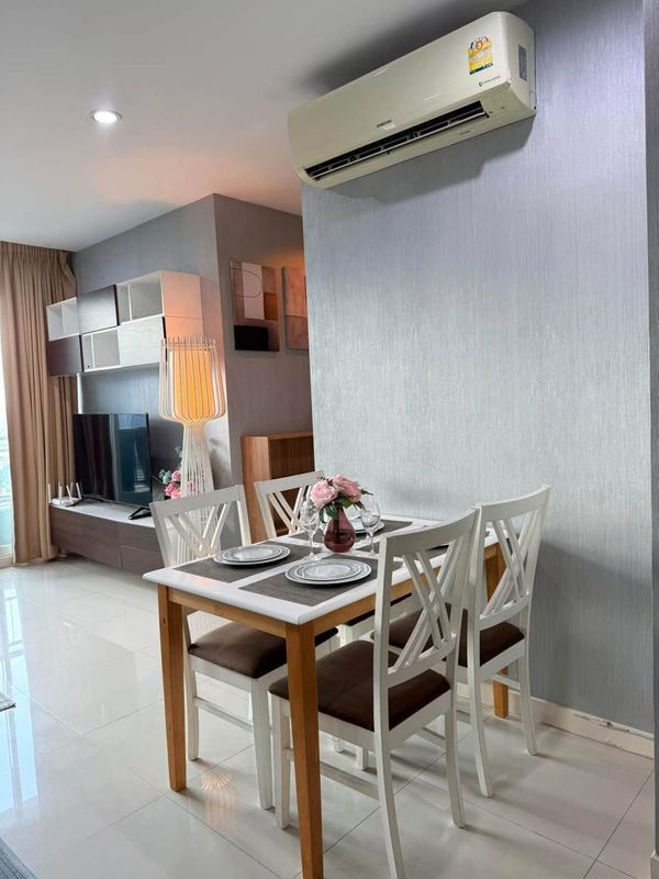 ให้เช่า Circle Phetchaburi 36  ห้องมุม Floor-to-Ceiling View ชั้นสูง เทควิว