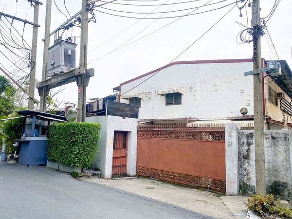 Land for sale, prime location, Phatthanakan 20, size 358 sq m, near Ramkhamhaeng Airport Rail Link Station.