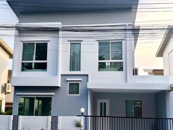 [Free Wi-Fi!] Semi-detached house for rent at Casa Grand Suan Suea, Si Racha – 3 bedrooms