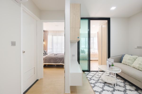 🔥 Golden opportunity! Own a 2-bedroom condo in the heart of Chokchai 4 >> Wynn Condo Chokchai 4 << Convenient transportation, close to the Yellow Line 🚇✨ at a price of less than 2.5 million!