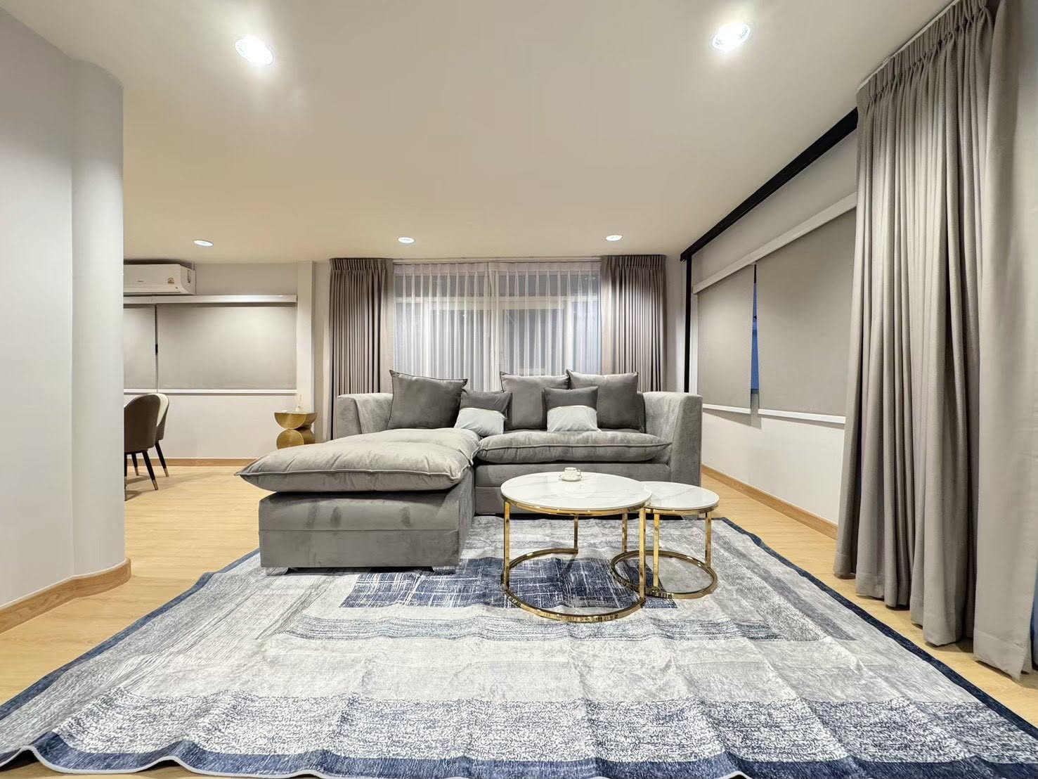 🟢 Single house for rent near MRT Huai Khwang Station, just 5 minutes.