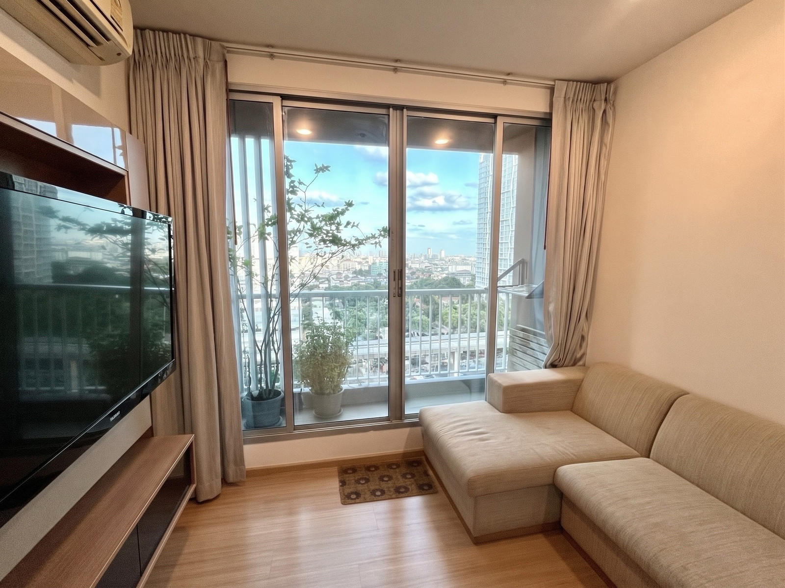 The most beautiful view, no views blocked Price negotiable The most beautiful view, no views blocked Price negotiable