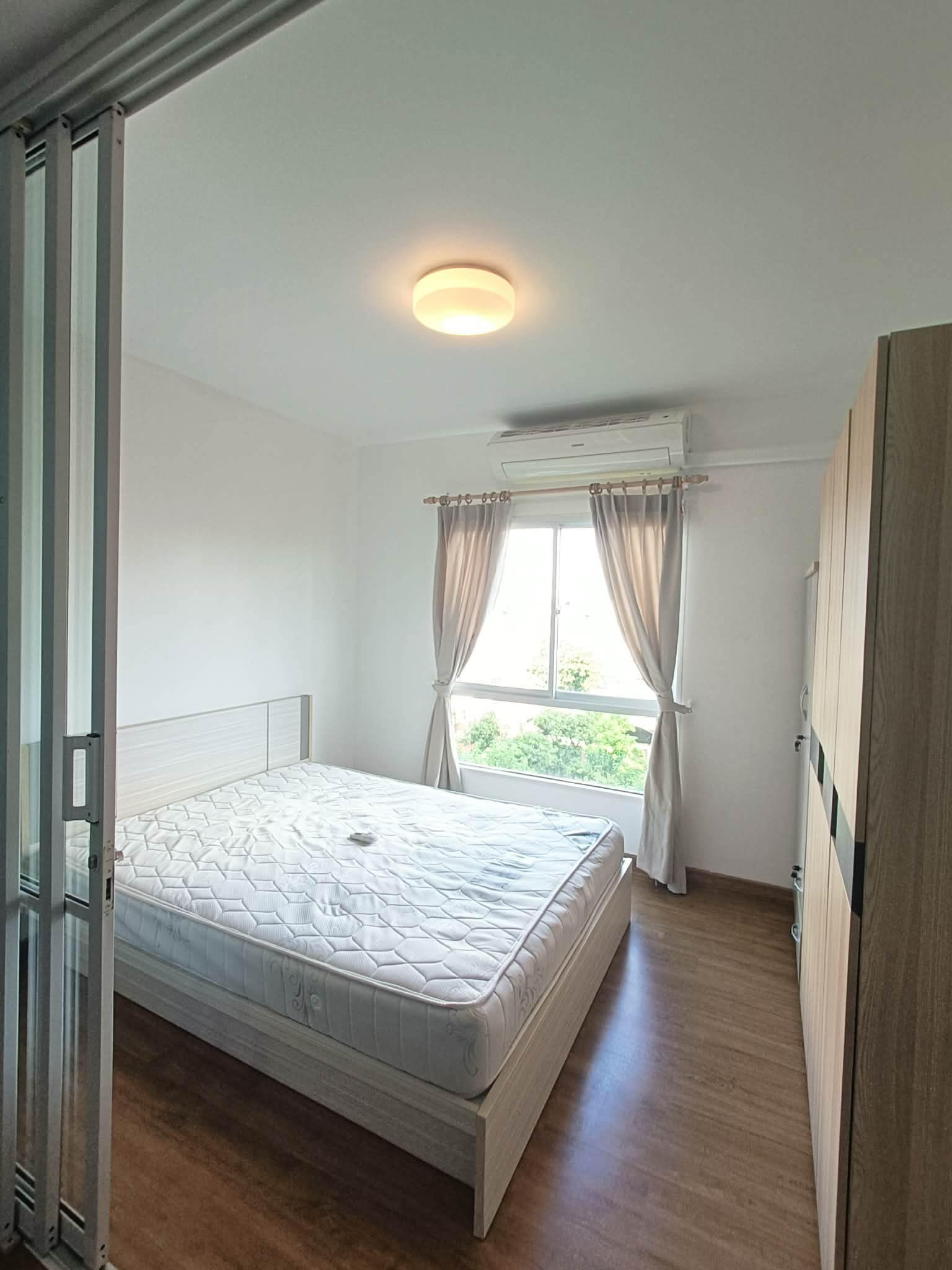 Room for sale UNIO Charan 3 (28 sq m), Building A, 5th floor, east balcony, garden view, near MRT Tha Phra.