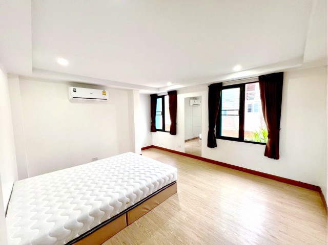 แจ้งวัฒนะ ถูกที่สุดในไทย 4แอร์ โฮมออฟฟิศ 3 ชั้น 3 ห้องนอน 3 ห้องน้ำ ติวานนท์ 220 ตร.ม. 55 ตร.ว ใกล้รถไฟฟ้าสถานีเมืองทองธานี IMPACT – รูปที่ 2