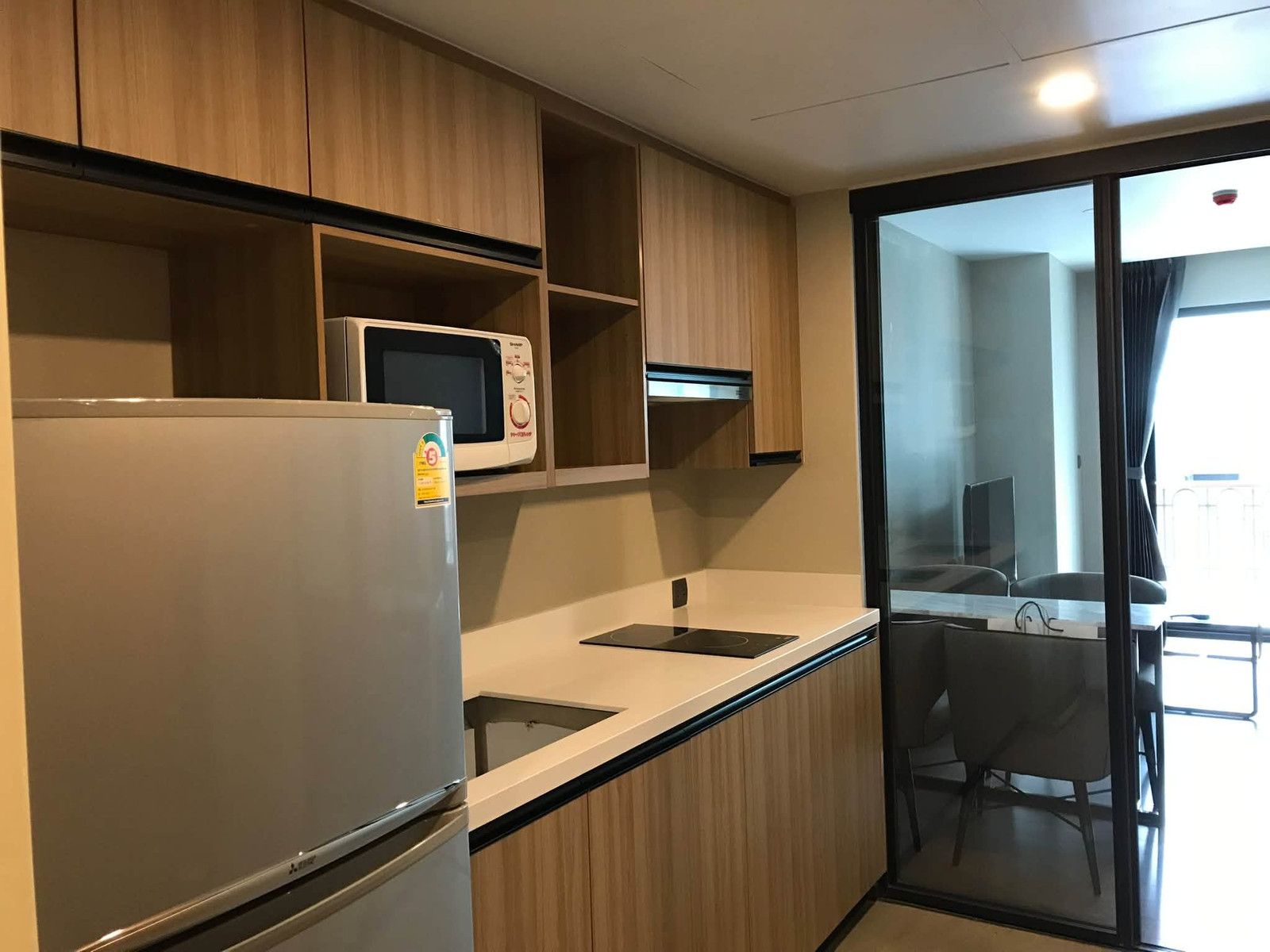 ST851/ขาย คอนโด Luxury Low-Rise ระดับ Freehold Na Vara Residence (ณ วรา เรสซิเดนซ์) – รูปที่ 2