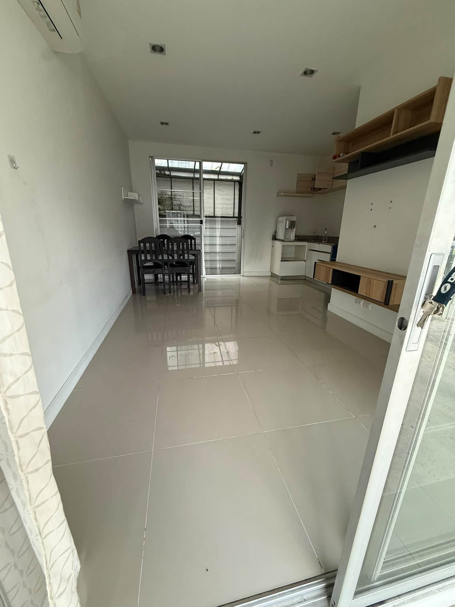 House for rent, 3-story townhome Next to the expressway - Ramintra. Near Fashion Island Near Chatuchot Expressway 3-story townhome, 3 bedrooms, 3 bathrooms, 2 parking spaces (air conditioning in every room) House for rent, 3-story townhome Next to the expressway - Ramintra. Near Fashion Island Near Chatuchot Expressway 3-story townhome, 3 bedrooms, 3 bathrooms, 2 parking spaces (air conditioning in every room)