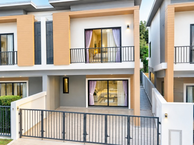 500 m.from Kasintorn Saint Peter School 2-story townhome for rent located 250 m. from Jas Green Village Bang Bua Thong. Situated on a 22.5 – รูปที่ 2