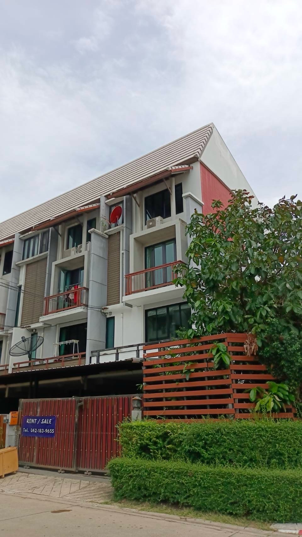 For sale/rent home office