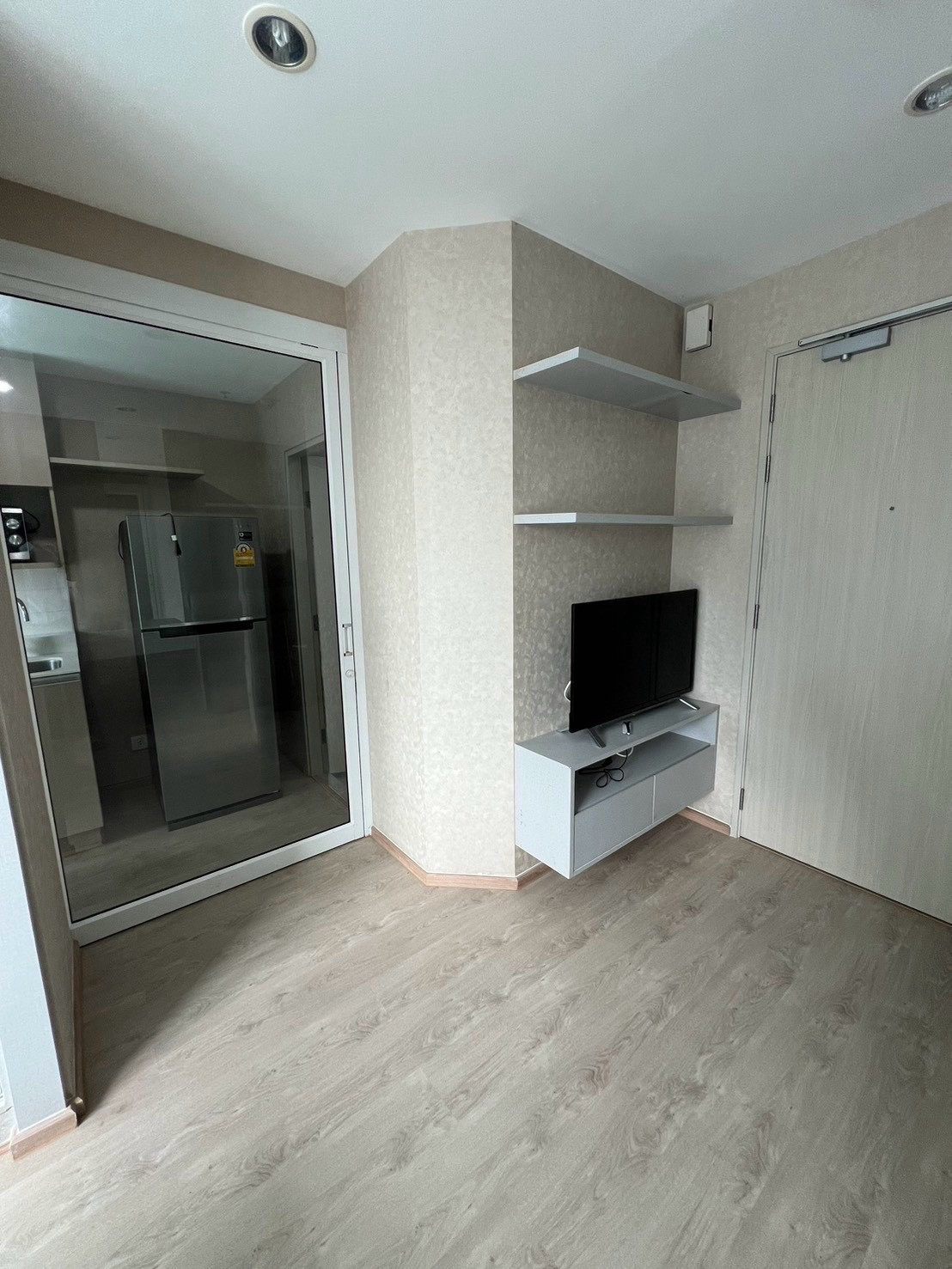 ✨ For rent Ideo Q Chula - Samyan ✨💰 Rental price: 19,000 baht/month 💖 Studio size 24 sq m. 📞 Contact : Aomam (Agent) Tel./Line ID : 095-587-1692 WhatsApp : +66 95 587 1692 – รูปที่ 2
