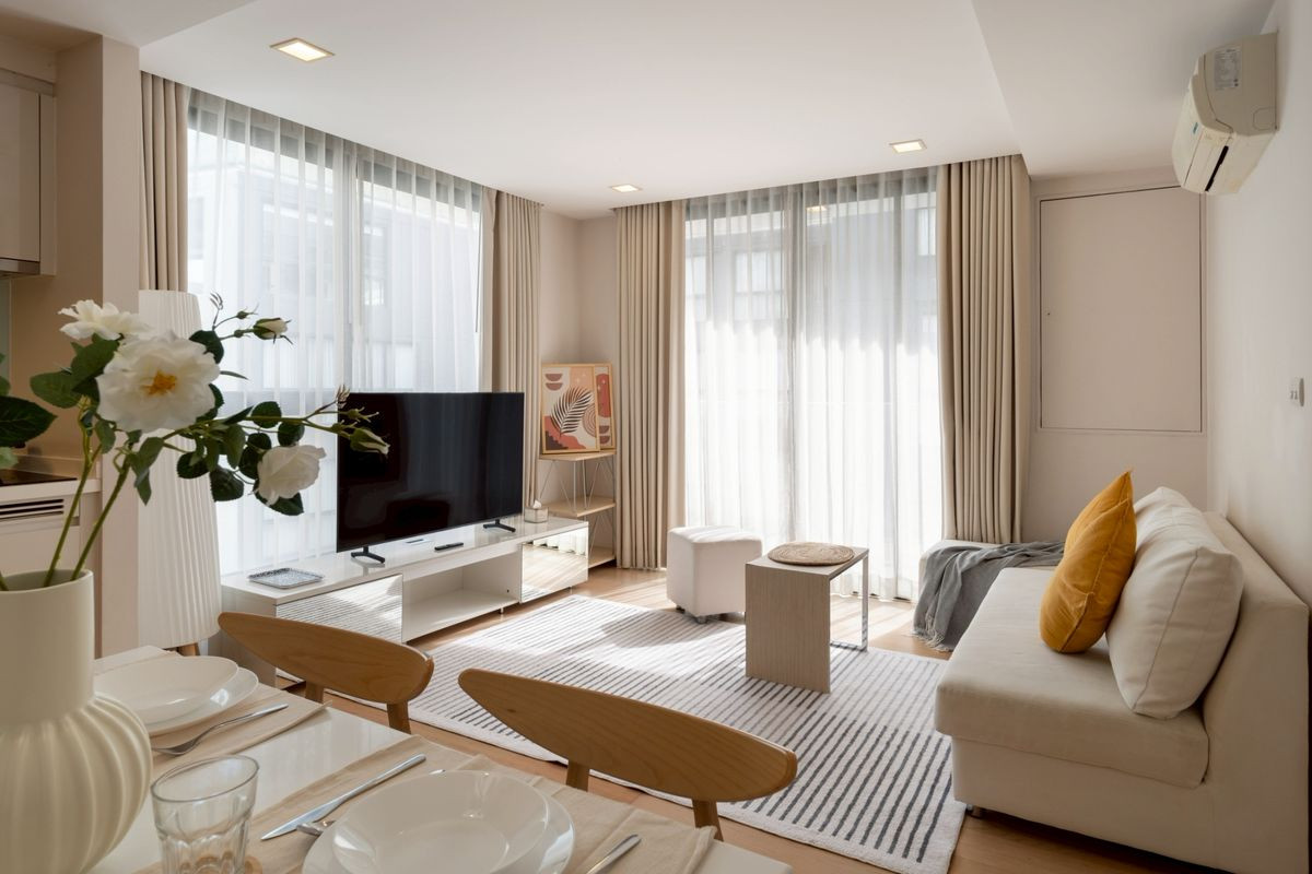 Urgent sale! Very good price, low rise Japanese style condo, quiet, few units, high privacy. Urgent sale! Very good price, low rise Japanese style condo, quiet, few units, high privacy.