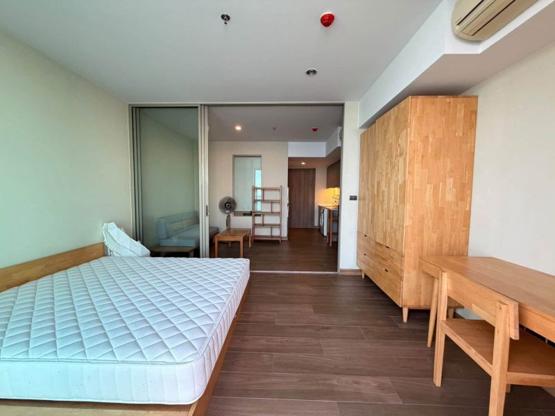 For rent: Marina Bayfront Sriracha, 41 sq.m., 1-bedroom unit, 12th floor, sea view.