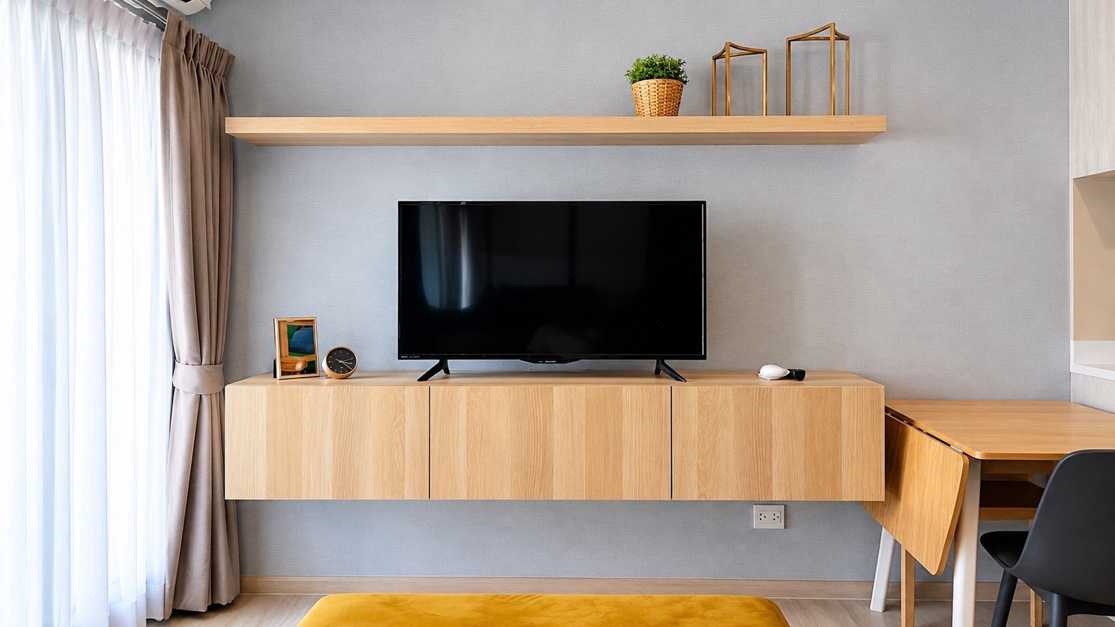 For Rent • LIFE One Wireless • Studio | 41st Floor | 24 sq.m. Tel./Line 0889797878 For Rent • LIFE One Wireless • Studio | 41st Floor | 24 sq.m. Tel./Line 0889797878