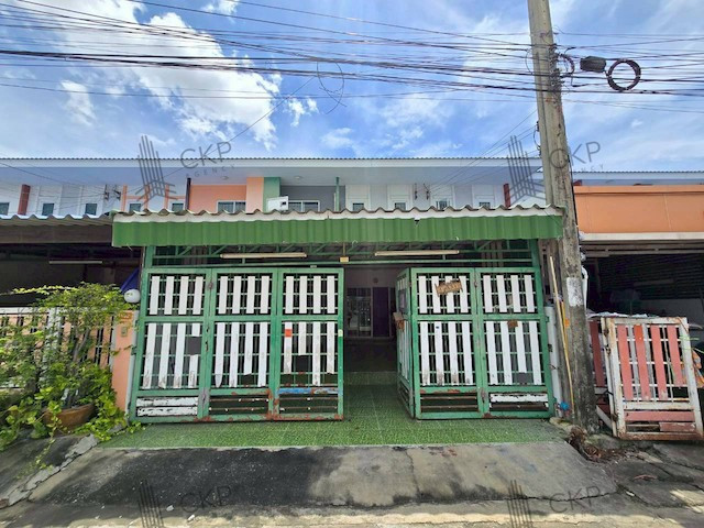 L260149 | For Sale / Rent: 2-story townhouse in Manthira Village, Bang Phli-Tamru. This spacious home is ideal for families looking for a great-value property with ample living space. L260149 | For Sale / Rent: 2-story townhouse in Manthira Village, Bang Phli-Tamru. This spacious home is ideal for families looking for a great-value property with ample living space.