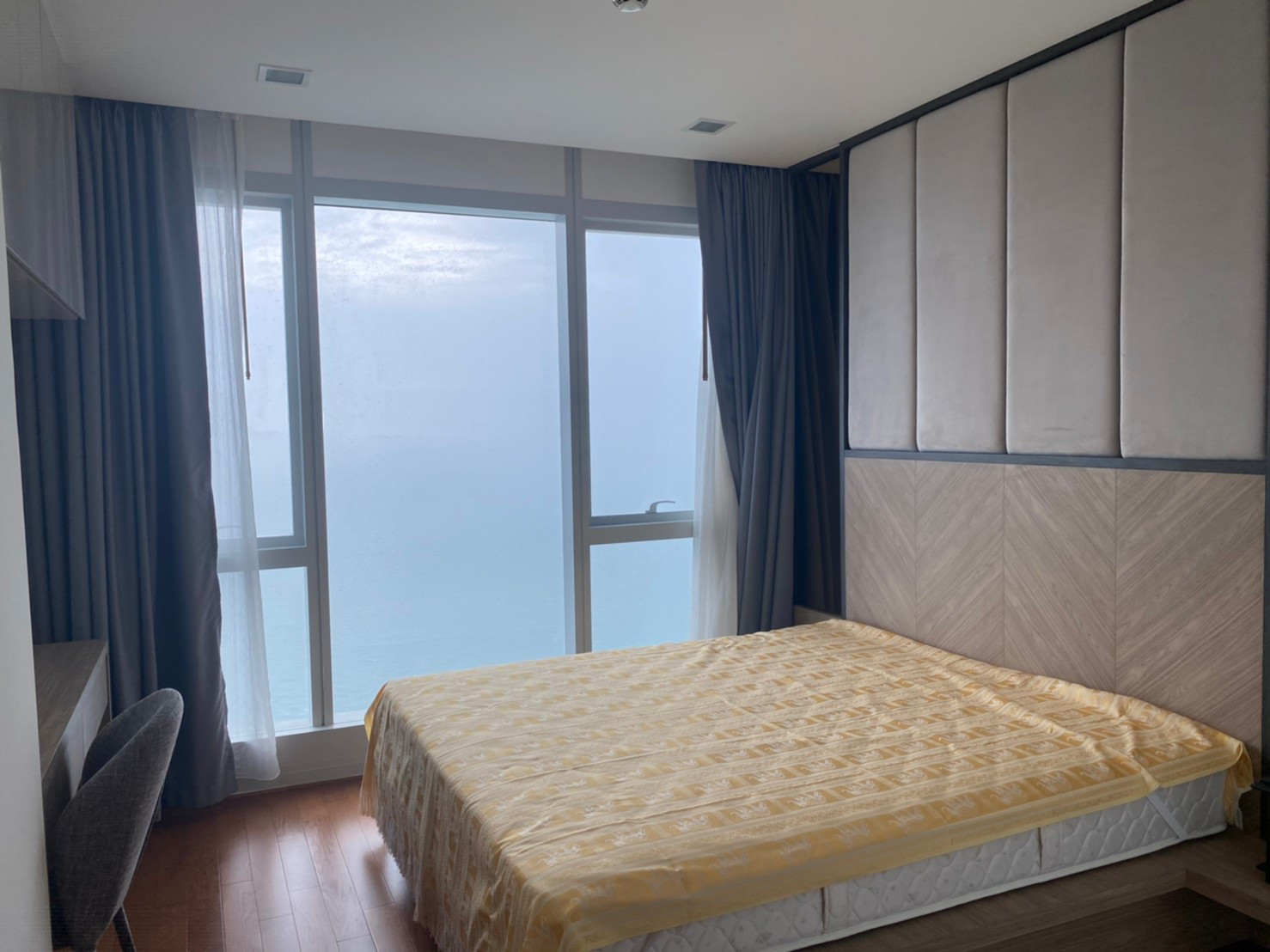 For rent condo the Palm wongamat beach front pattaya 1 Bed hight floor (S03-1808)  