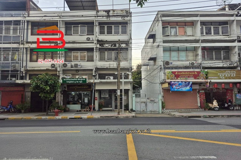 อาคารพาณิชย์ เนื้อที่ 12.5 ตรว. ตรงข้าม ธนาคารไทยพาณิชย์ (SCB) สาขาบางกระบือ ถนนอำนวยสงคราม แขวงถนนนครไชยศรี เขตดุสิต