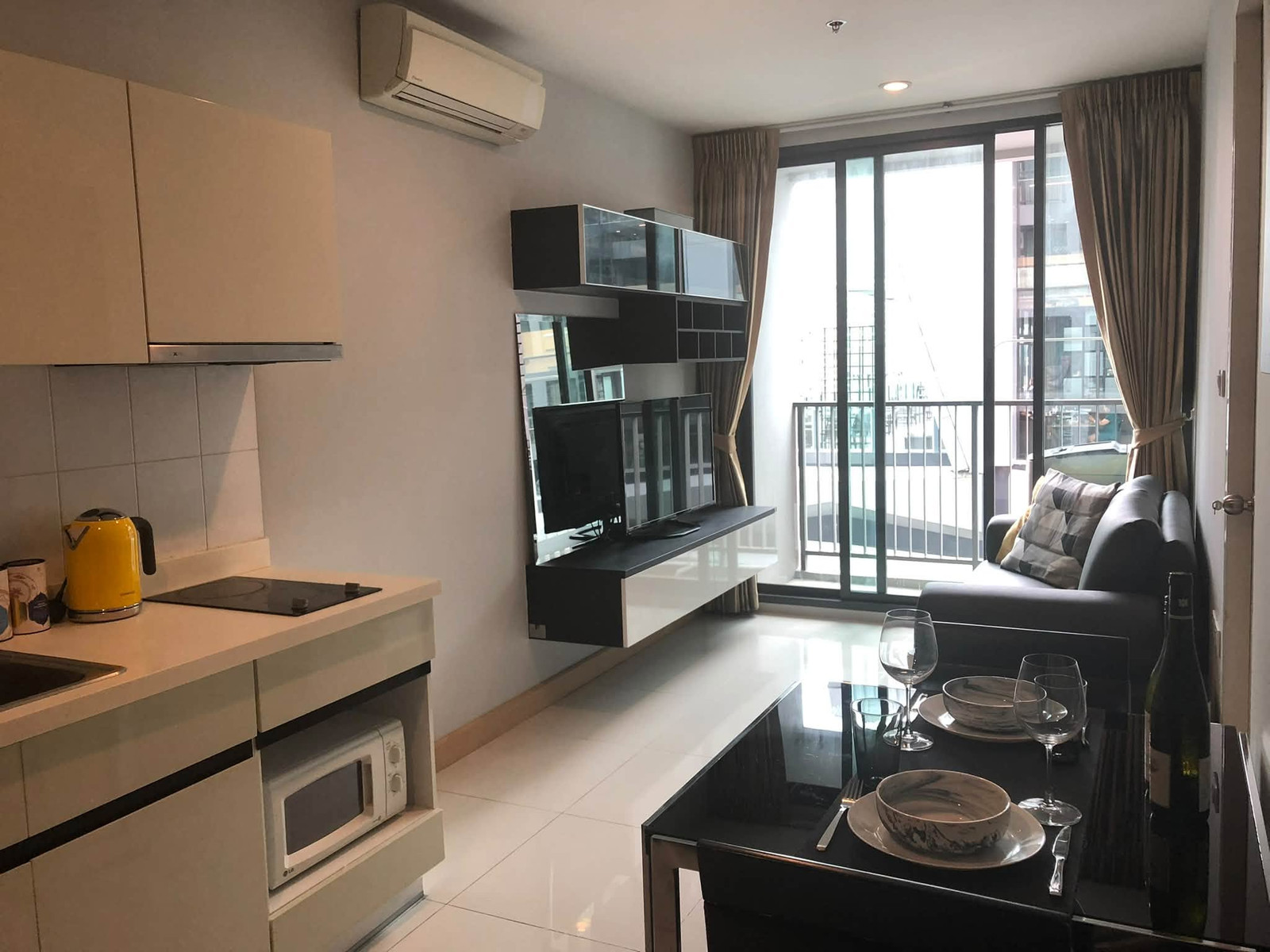 ให้เช่าและขาย The President Sukhumvit 81, 1 ห้องนอน 1 ห้องน้ำ, ชั้น 9 ขนาด 35 ตร.ม.