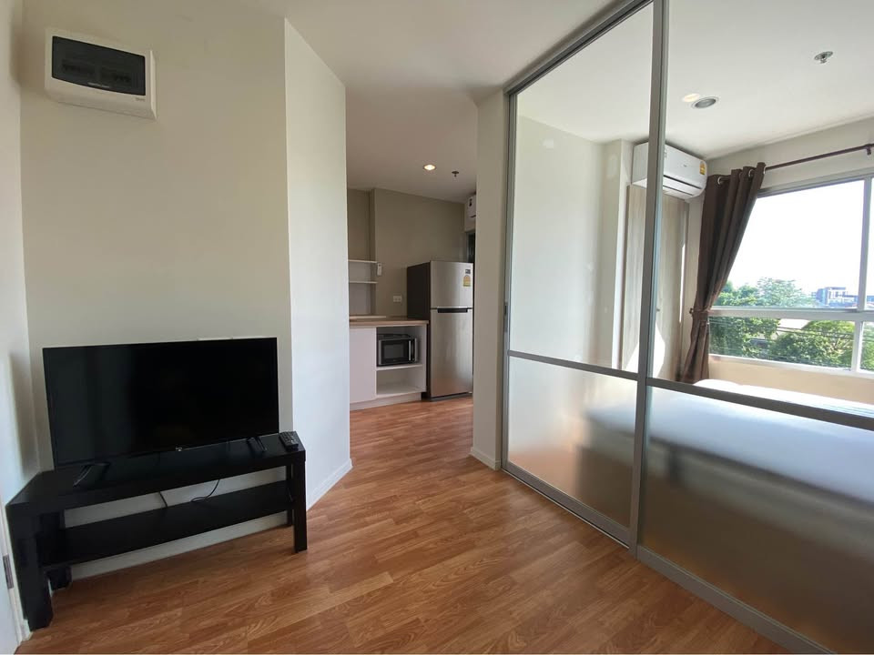 Condo for rent at Lumpini Ville Nakhon In-Riverview. Shuttle van service available to KMUTNB (King Mongkut's University of Technology North Bangkok) and the Ministry of Public Health. Condo for rent at Lumpini Ville Nakhon In-Riverview. Shuttle van service available to KMUTNB (King Mongkut's University of Technology North Bangkok) and the Ministry of Public Health.
