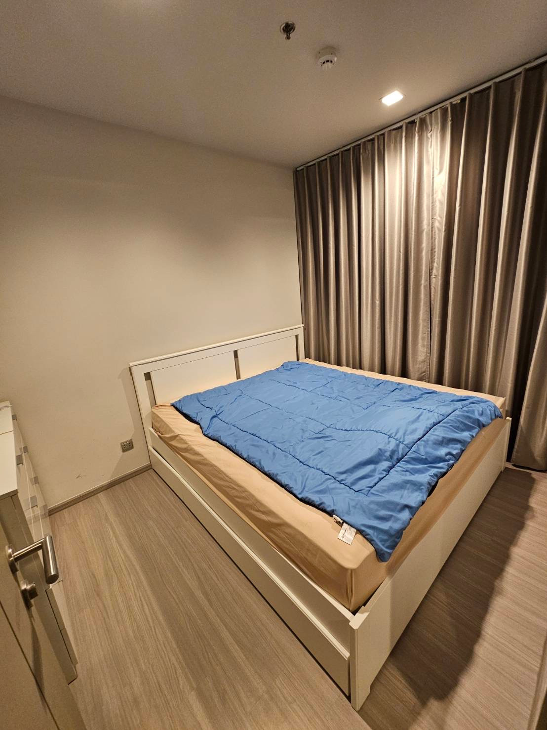 Unit Available at Life Asoke-Rama 9–Multiple units available—prices negotiable!