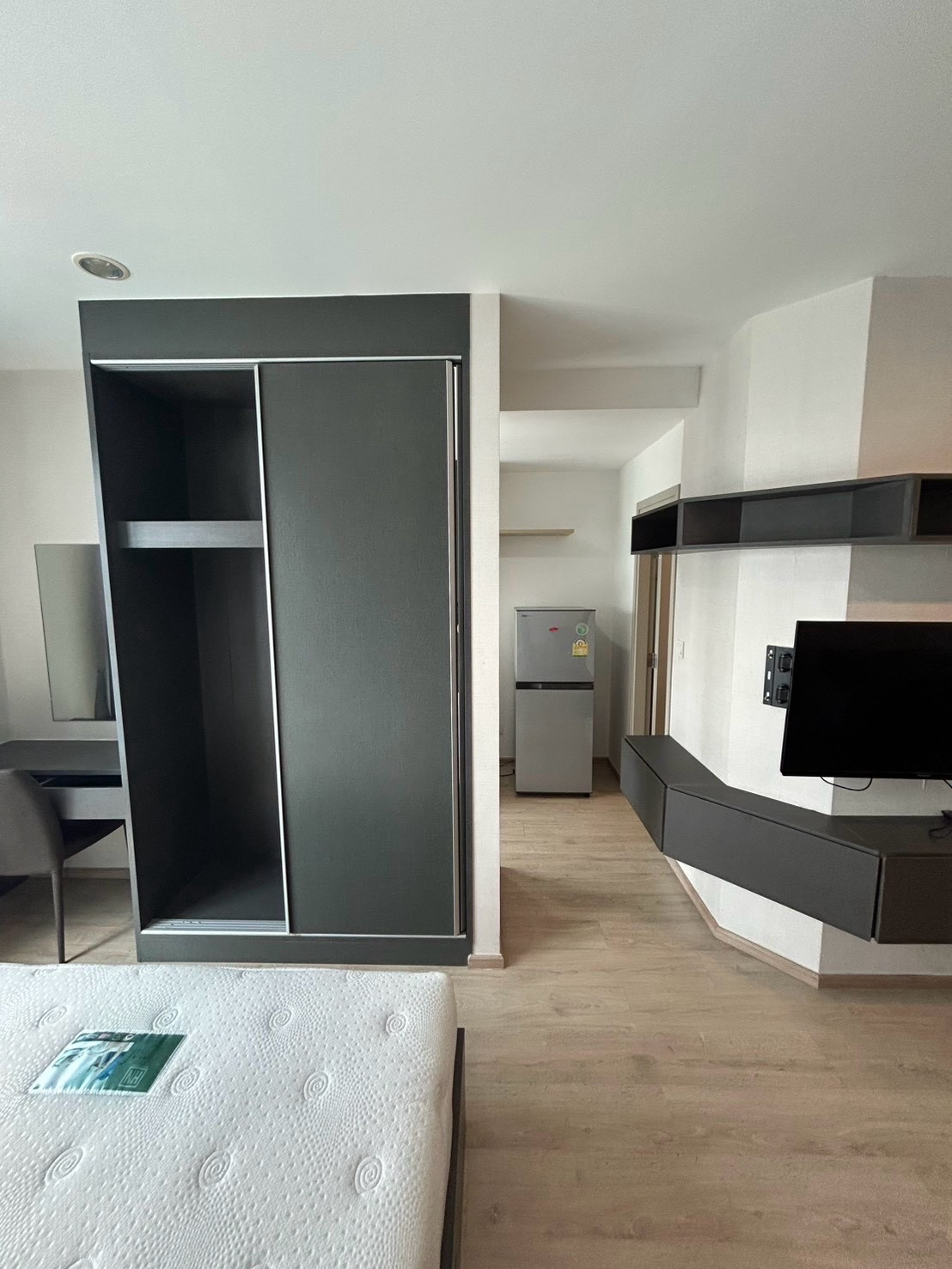 ✨ For rent Ideo Q Chula - Samyan ✨💰 Rental price: 20,000 baht/month 💖 Studio size 28 sq m. 📞 Contact : Aomam (Agent) Tel./Line ID : 095-587-1692 WhatsApp : +66 95 587 1692 – รูปที่ 2