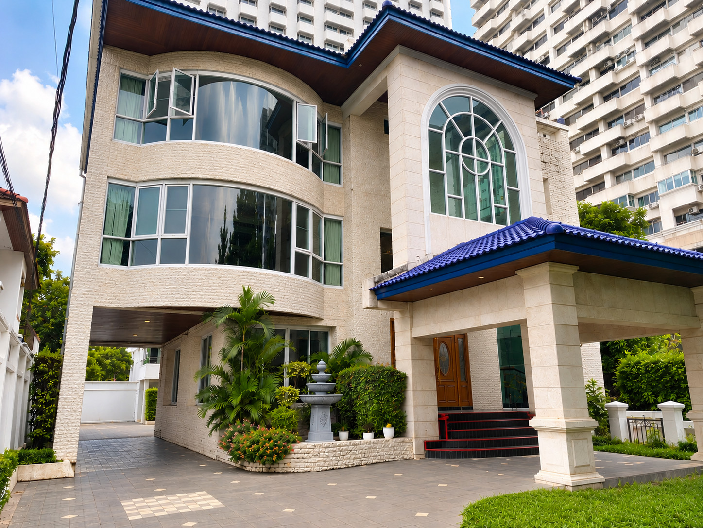 Luxury Private Residence for Sale in Prime Sukhumvit 4 195 Sq.Wah Near BTS Nana