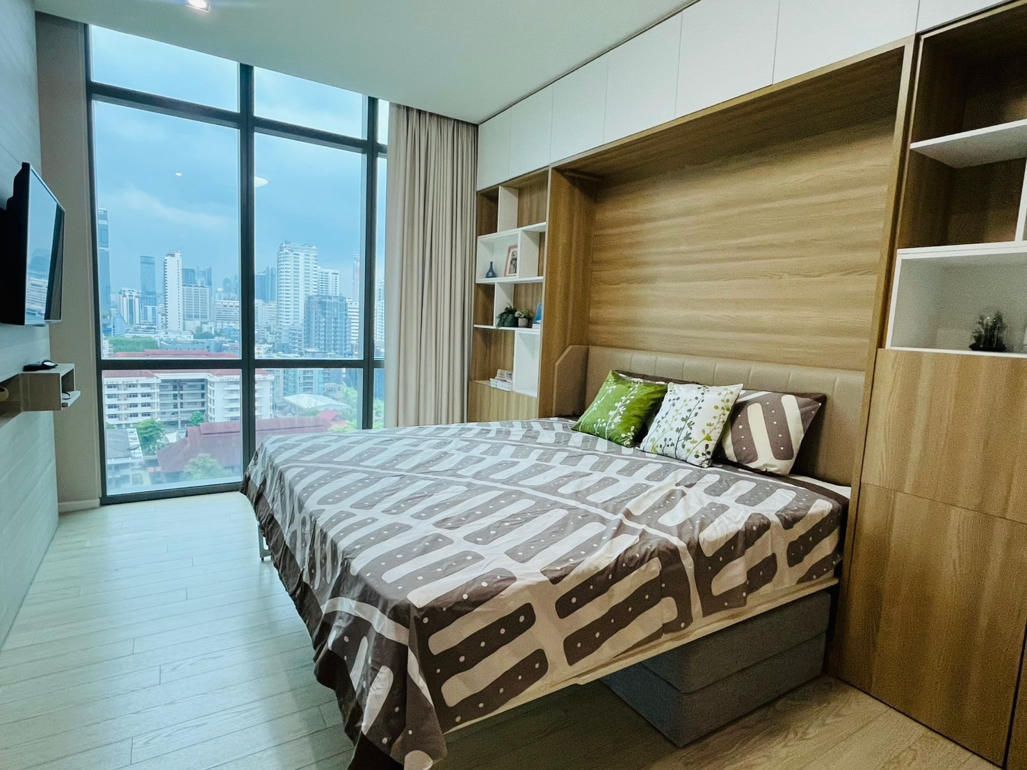 For rent! The Room Sukhumvit 21. 1 BR. 15th Floor. Contact 081-682-7845. For rent! The Room Sukhumvit 21. 1 BR. 15th Floor. Contact 081-682-7845.