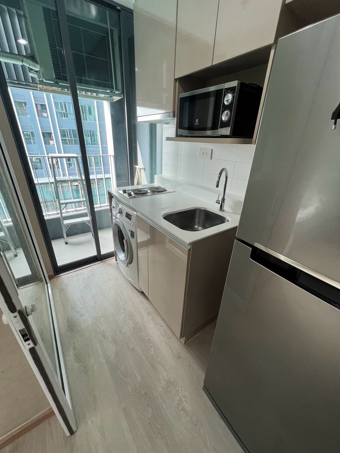 ✨ For rent Ideo Q Chula - Samyan ✨💰 Rental price: 19,000 baht/month 💖 Studio size 24 sq m. 📞 Contact : Aomam (Agent) Tel./Line ID : 095-587-1692 WhatsApp : +66 95 587 1692 – รูปที่ 4