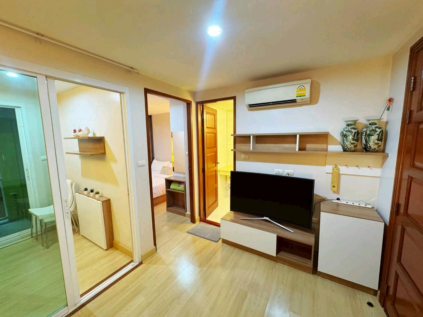 🌈 ให้เช่าคอนโด Emerald Residence รัชดา ✨ ห้องสวย เฟอร์นิเจอร์ครบ พร้อมเข้าอยู่ ทำเลใจกลางรัชดา เดินทางสะดวก ใกล้ MRT ห้วยขวาง