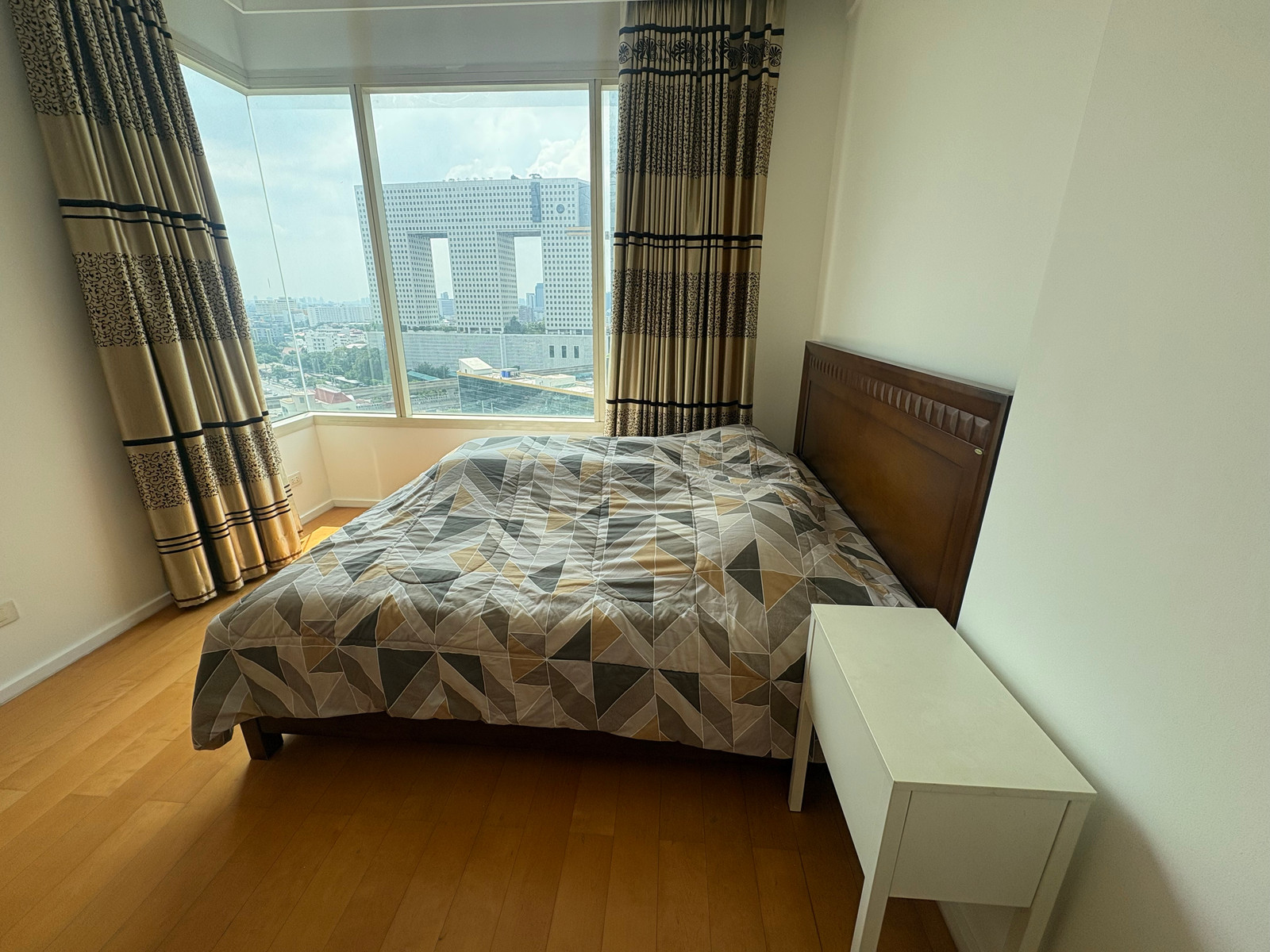 🔥Hot Deal🔥Wind ratchayothin 54 Sqm 20,000, beautiful view, newly renovated, all new appliances and air conditioners. ⭐️If interested, contact Putter 0928895628 Line:plustor_ss⭐️