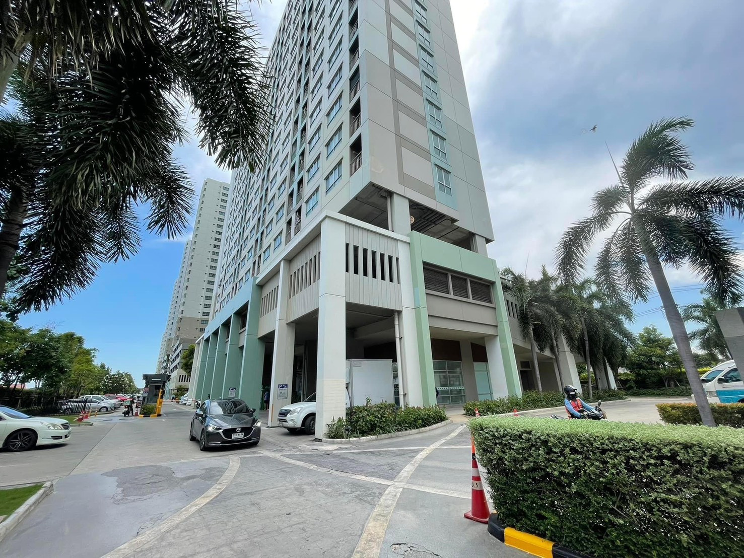 Working in Bangna area want to have a room Own your own, no need to rent with a budget not exceeding 1.4 million. For sale: Lumpini Mega City Bangna, Building C, 21st floor. Working in Bangna area want to have a room Own your own, no need to rent with a budget not exceeding 1.4 million. For sale: Lumpini Mega City Bangna, Building C, 21st floor.