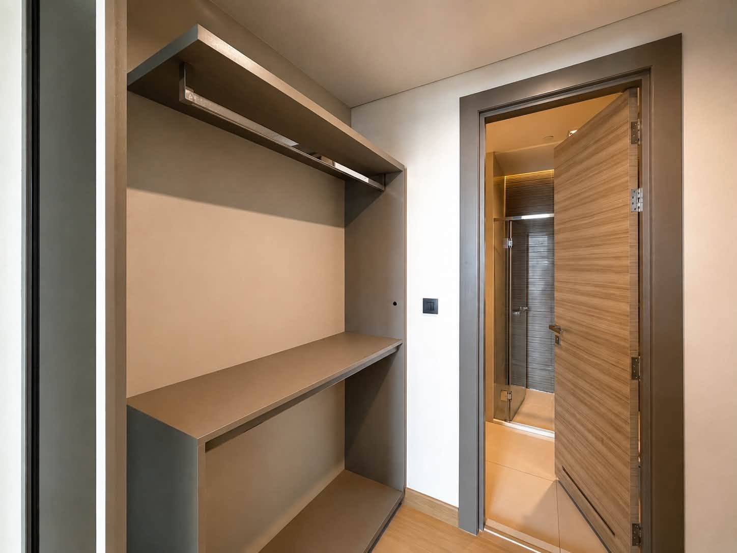 ให้เช่าคอนโด The Room เจริญกรุง 30 ห้อง 1 Bed 55 ตร.ม. ใกล้ไอคอนสยาม ready to move in ** พร้อมอยู่ **