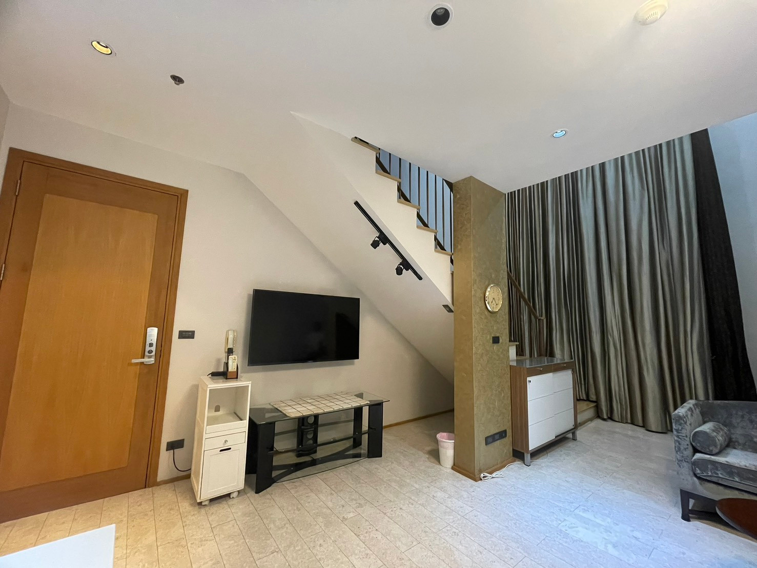 For rent Condo The Emporio Place 24 Fully Furnished (S03-2823) For rent Condo The Emporio Place 24 Fully Furnished (S03-2823)