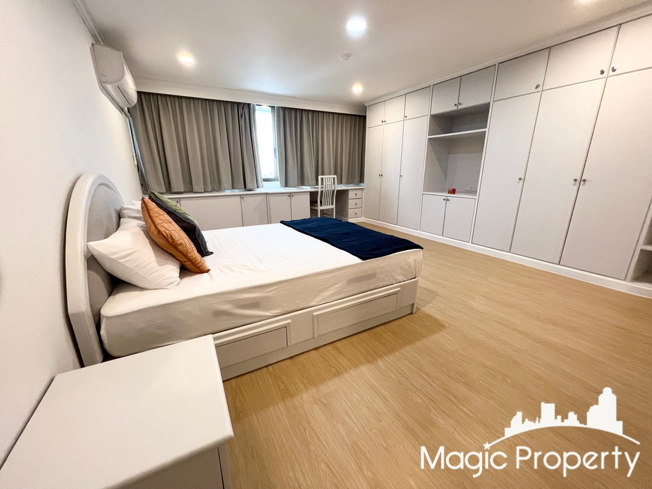 4 Bedroom For Sale in Oriental Towers Condominium, Khlong Tan Nuea, Watthana, Bangkok