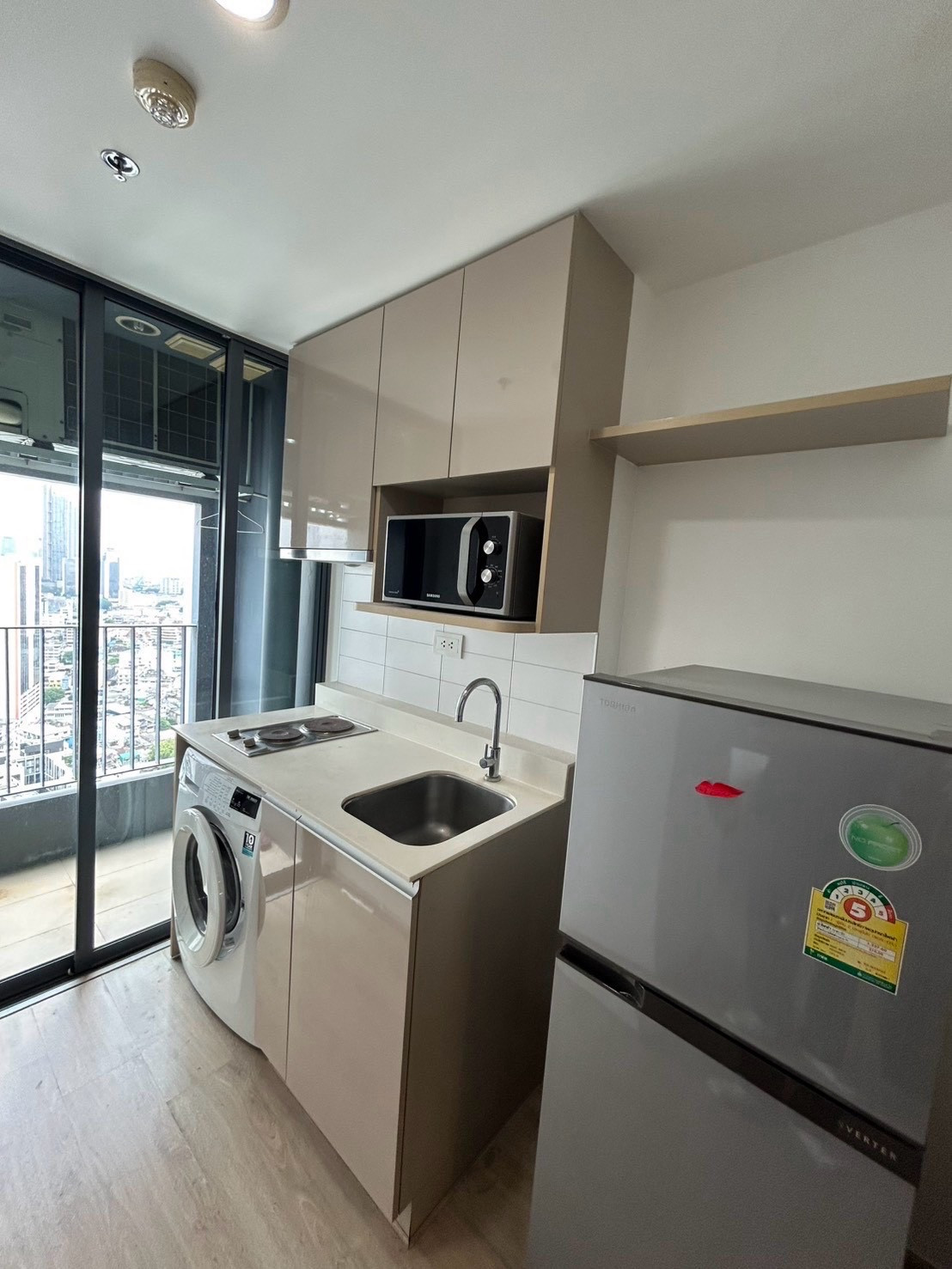 ✨ For rent Ideo Q Chula - Samyan ✨💰 Rental price: 20,000 baht/month 💖 Studio size 28 sq m. 📞 Contact : Aomam (Agent) Tel./Line ID : 095-587-1692 WhatsApp : +66 95 587 1692 – รูปที่ 3