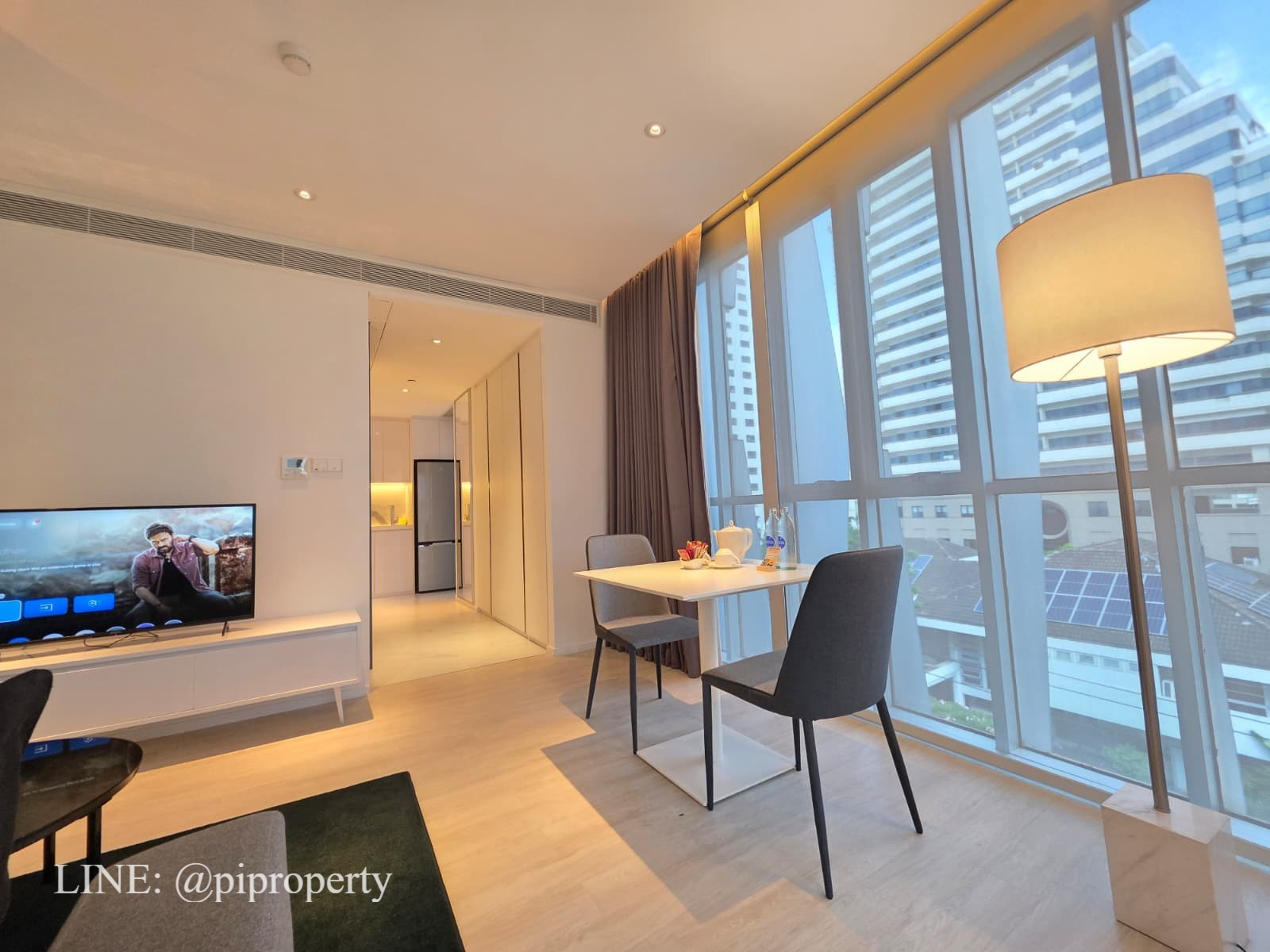Premium Serviced Residence in Asoke CBD | Spacious 50 sq.m. 1-Bedroom | Flexible Monthly Rent 曼谷 Asoke 核心 CBD 頂級酒店式公寓｜50平米寬敞一房｜支援月租與信用卡付款 アソークCBD 高級サービスアパートメント | ゆとりの50平米 1LDK | マンスリー契約可 