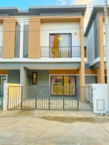 500 m.from Kasintorn Saint Peter School 2-story townhome for rent located 250 m. from Jas Green Village Bang Bua Thong. Situated on a 22.5