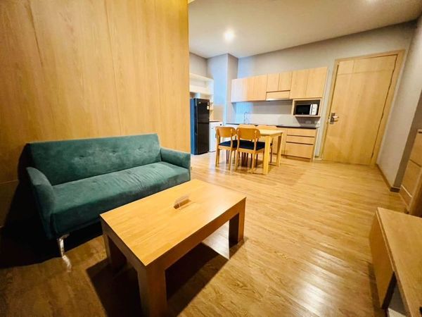 Free internet! Condo for rent at The Sun Condo, Si Racha – 2 bedrooms, located near Assumption School and Sukhumvit Road.