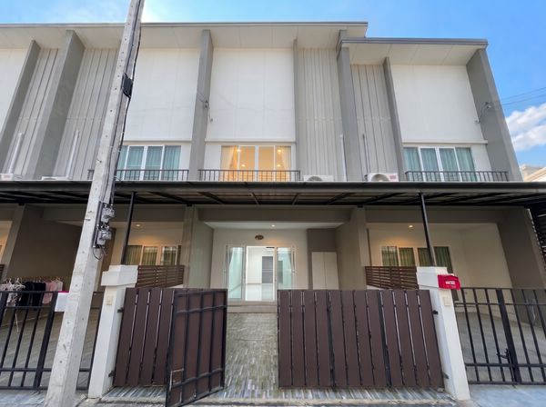  Urgent Sale! Lowest Price in the Project! 🔥Townhouse for Sale at Cher Watcharapol 📍 Sukhaphiban 5 | Near the Expressway