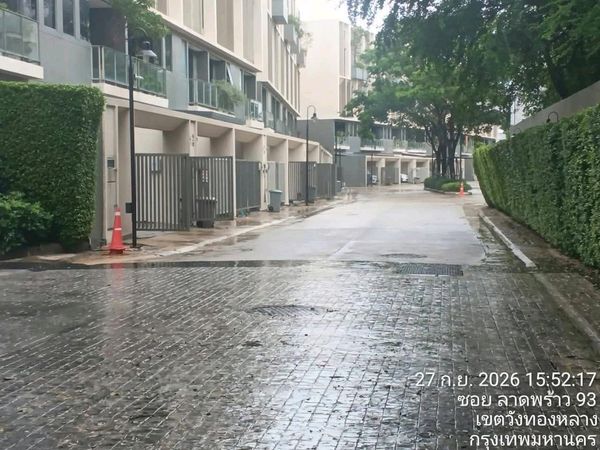 💎 Luxurious home office, 3.5 floors with rooftop, newly decorated throughout. Never lived in! Potential Soi Lat Phrao 93, only 650 meters from the entrance of the alley. Connect Ekkamai-Ramindra