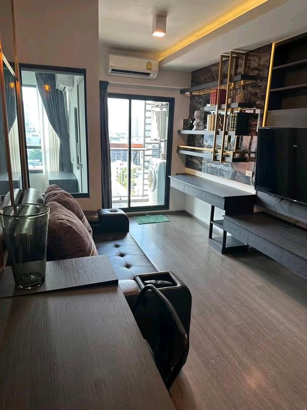 For rent: IDEO Sukhumvit 93, beautiful room, swimming pool view and Sukhumvit city view, location next to BTS Bang Chak, only 20 meters!